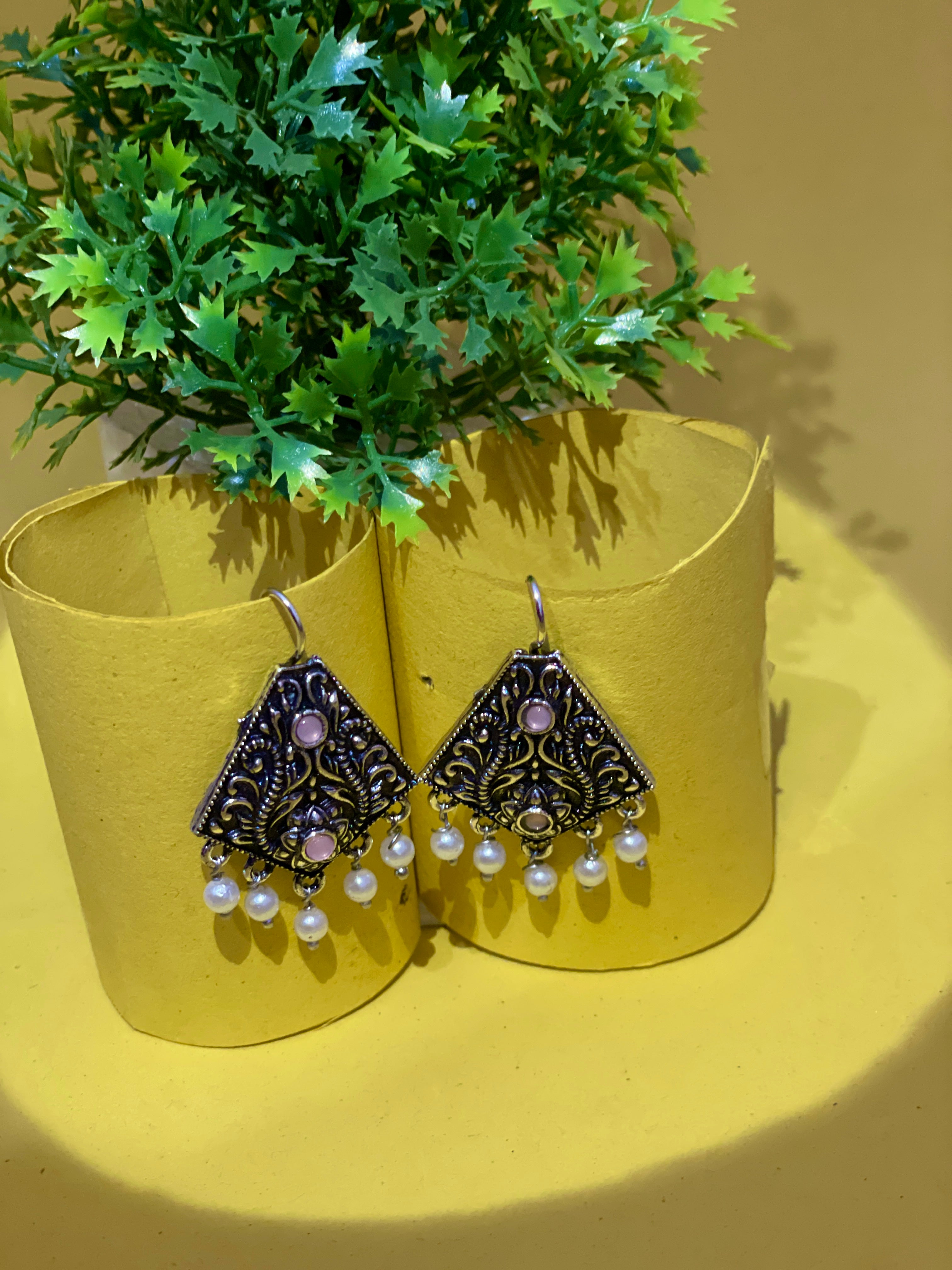 Luxurious zumkas For Women Floral Vintage Design Traditional Drop Jhumke For Women Girls