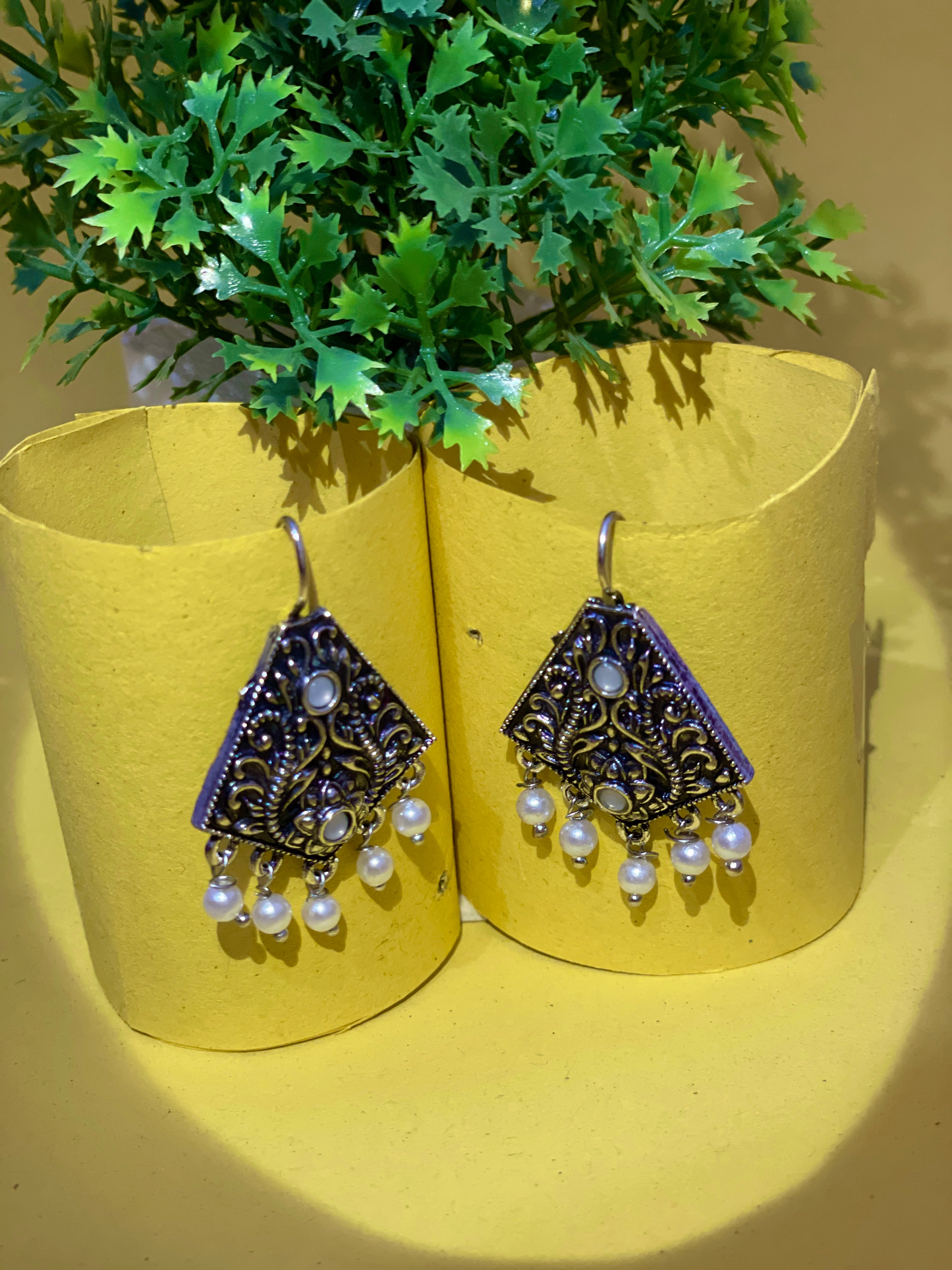 Luxurious zumkas For Women Floral Vintage Design Traditional Drop Jhumke For Women Girls