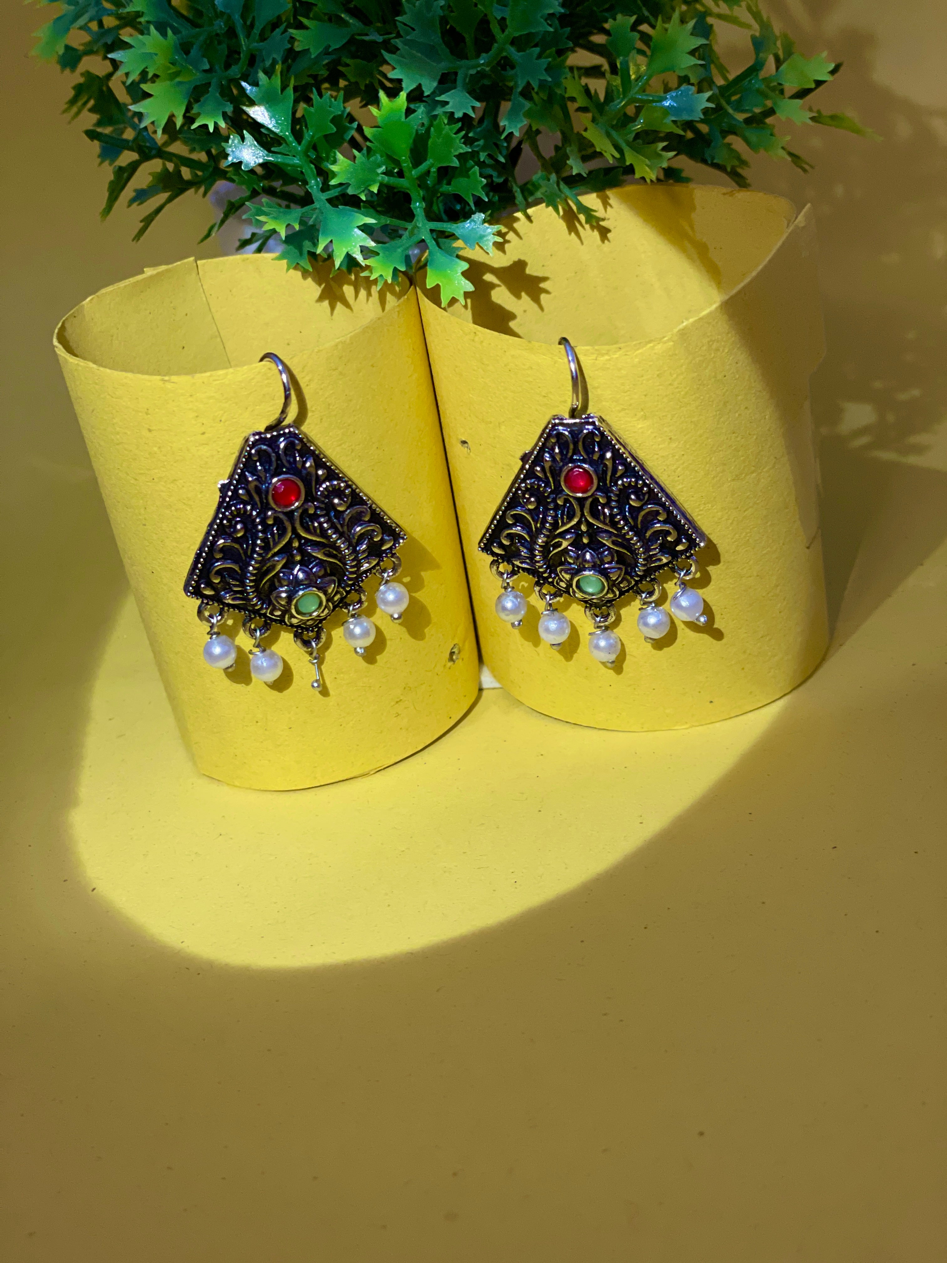 Luxurious zumkas For Women Floral Vintage Design Traditional Drop Jhumke For Women Girls