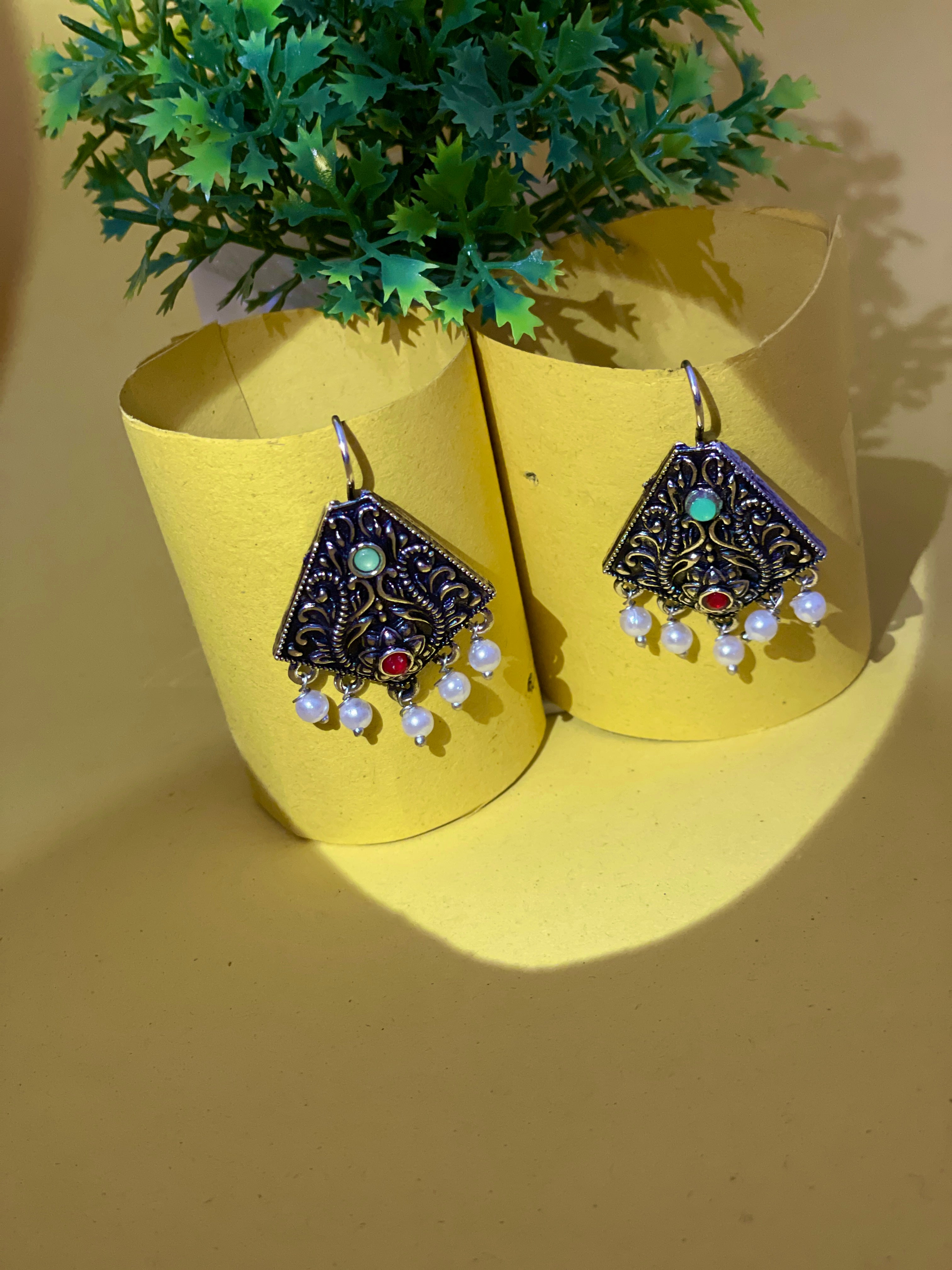 Luxurious zumkas For Women Floral Vintage Design Traditional Drop Jhumke For Women Girls